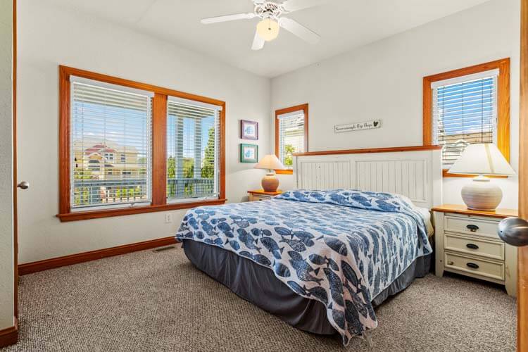 1st Floor King with Private Bath