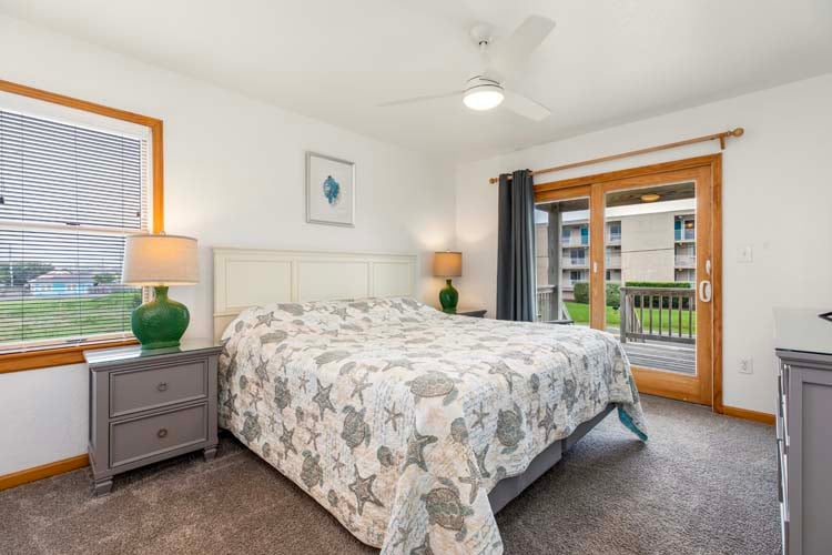 1st Floor King with Private Bath