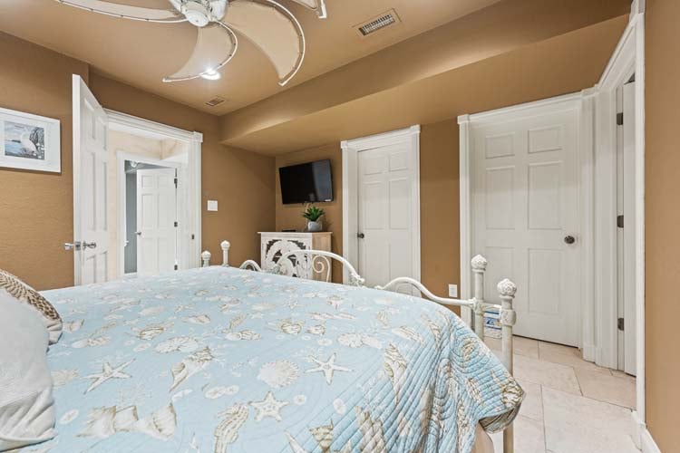 Ground Floor King Bedroom