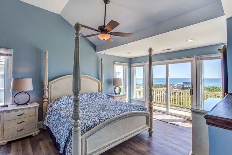 2nd Floor King with Private Bath