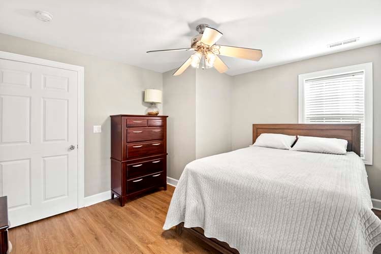 Ground Floor Queen with Shared Bath