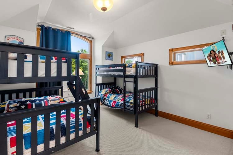 1st Floor Pyramid & Twin Bunk with Private Bath