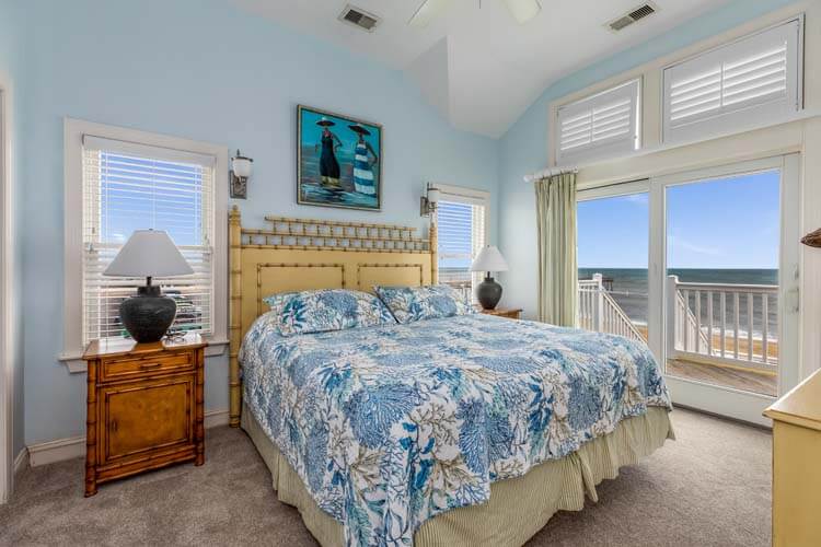 2nd Floor King with Private Bath