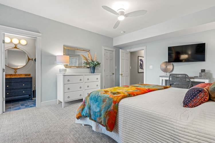 Ground Floor King with Private Bath