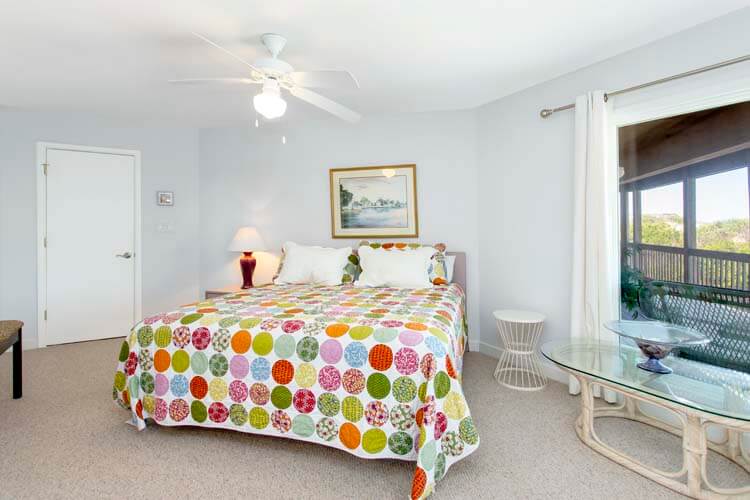 1st Floor King with Private Bath