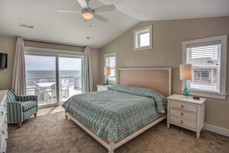 2nd Floor King with Private Bath