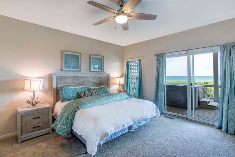 1st Floor King with Private Bath