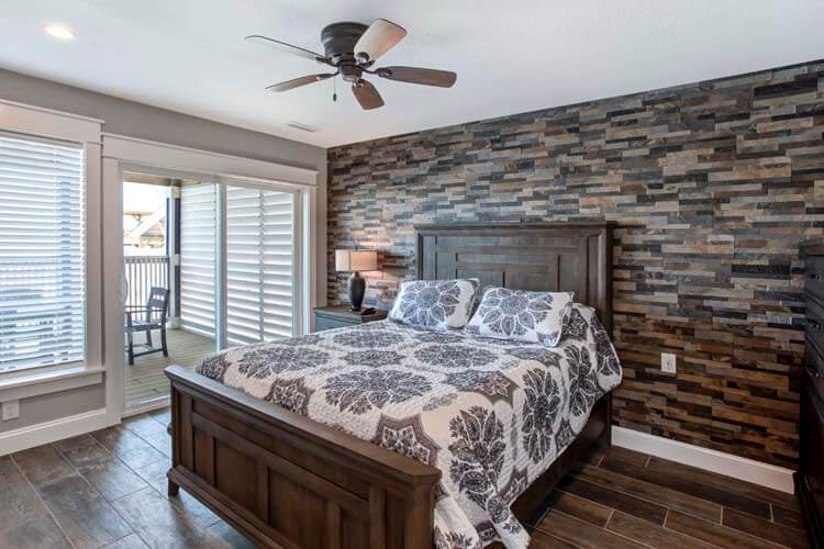 Ground Floor Queen with Private Bath (17)