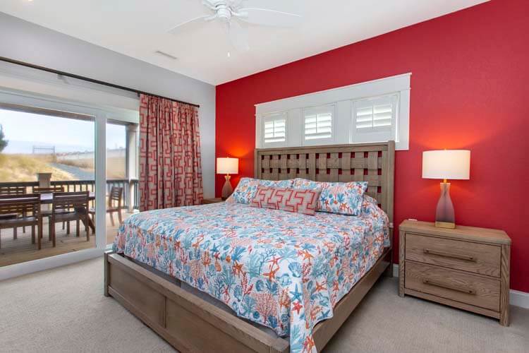 Ground Floor King with Private Bath (24)