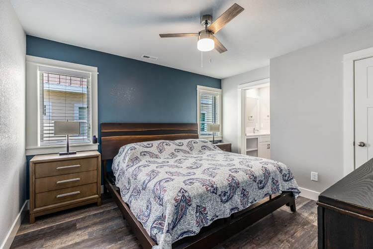 1st Floor King with Private Bath