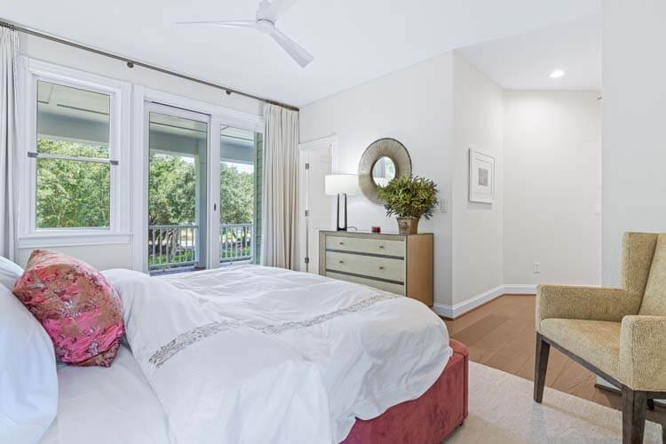 1st Floor King with Private Bath