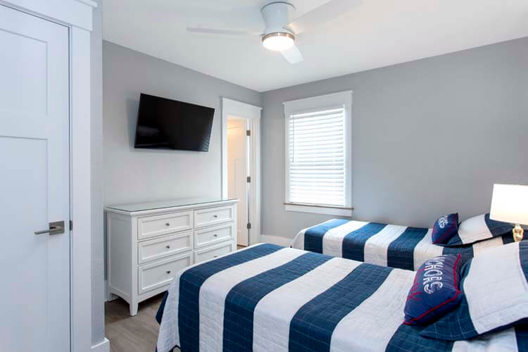 Ground Floor Twins with Private Bath