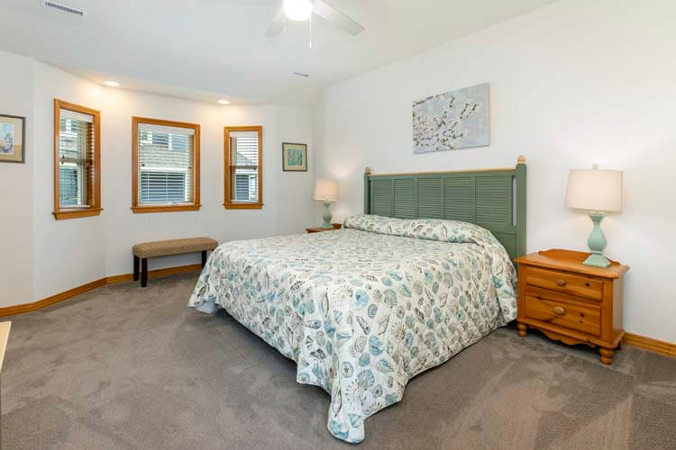 1st Floor King with Private Bath