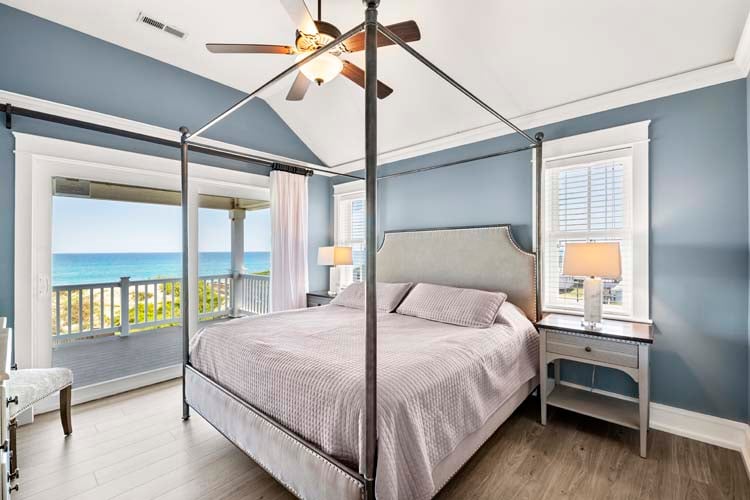 2nd Floor King with Private Bath