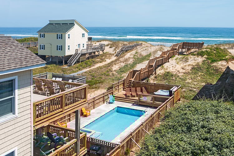 Private Walkway to Beach