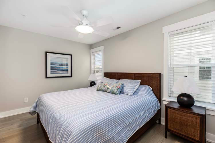 1st Floor King with Private Bath (11)