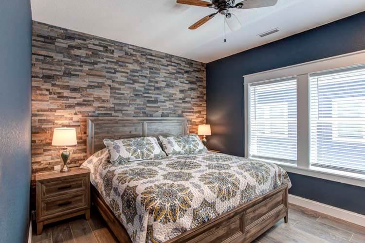 1st Floor King with Private Bath (6)