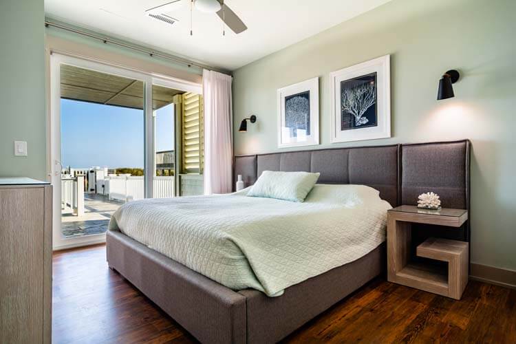 1st Floor King with Private Bath (6)