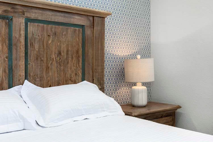 2nd Floor Queen with Private Bath