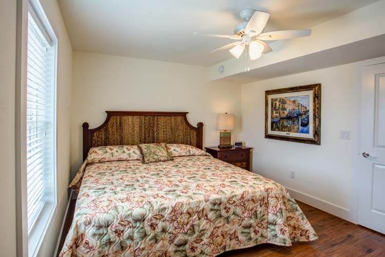 2nd Floor King with Private Bath