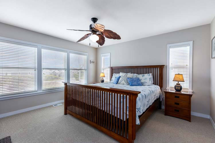 1st Floor King with Private Bath