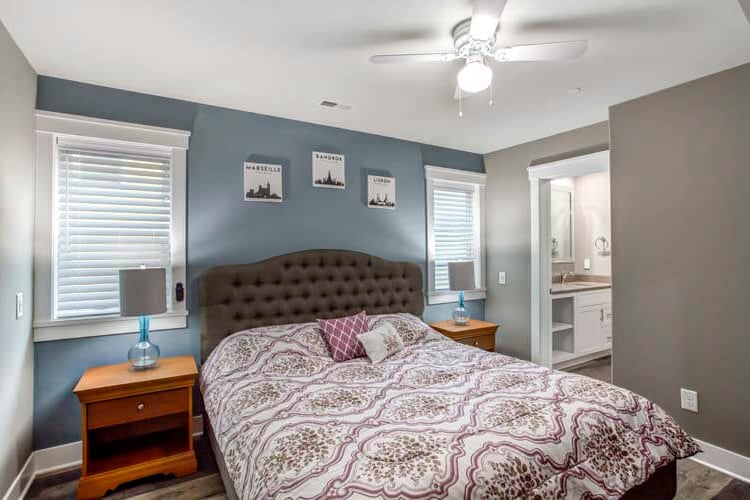 Ground Floor King with Private Bath (4)