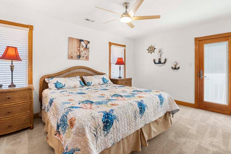 1st Floor King with Private Bath