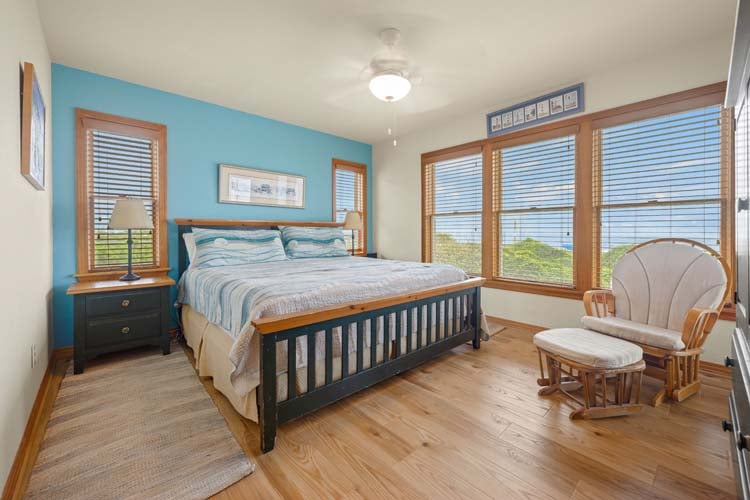 1st Floor King with Private Bath