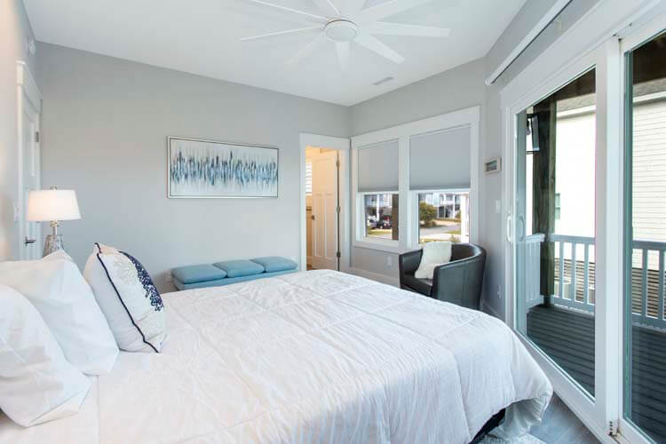 1st Floor King with Private Bath