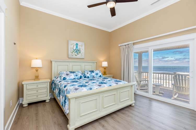 2nd Floor King with Private Bath