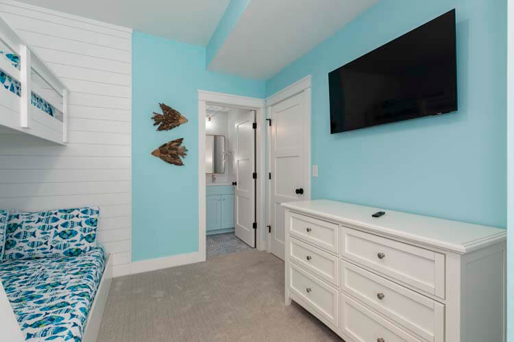 Ground Floor Pyramid Bunks with Private Bath