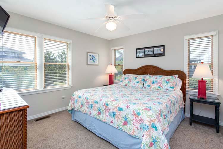 1st Floor King with Private Bath