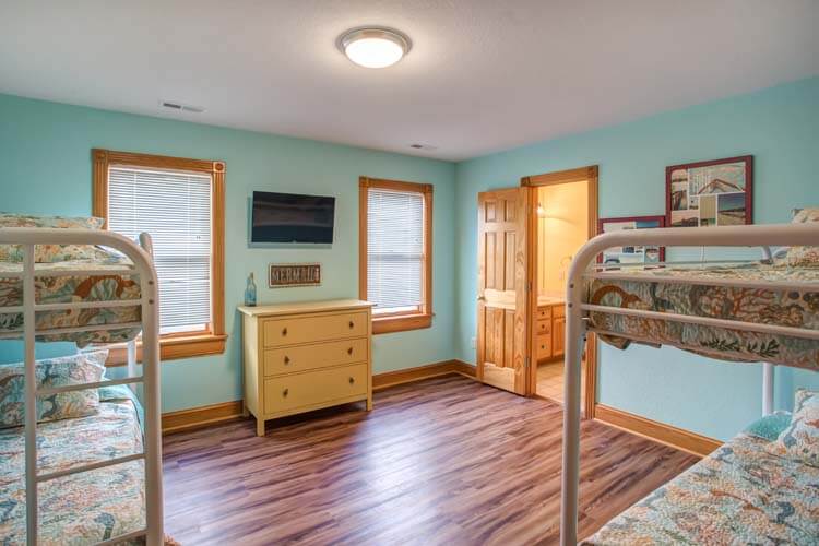 Ground Floor Twin Bunks with Shared Bath