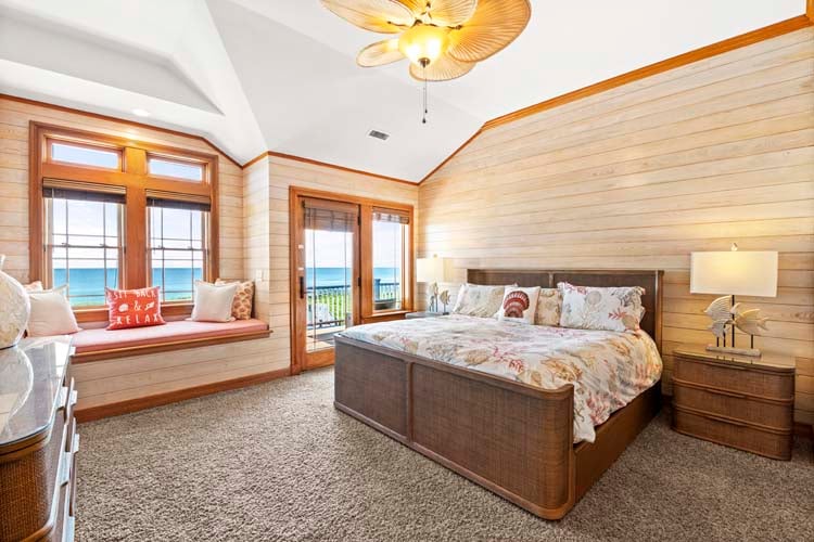 2nd Floor King with Private Bath