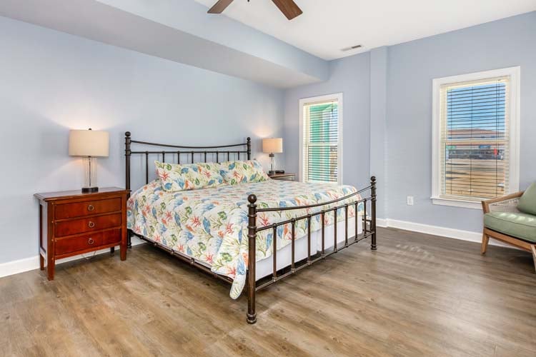 Ground Floor King with Private Bath