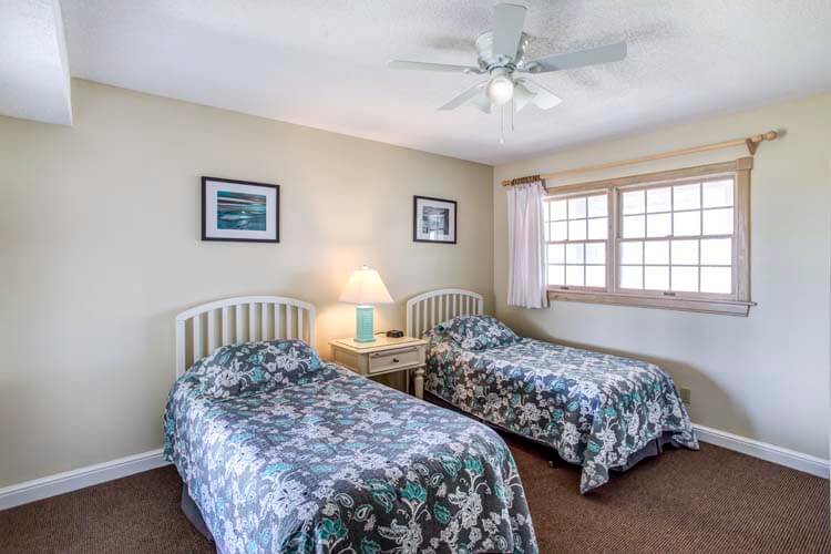 1st Floor Twins Bedroom