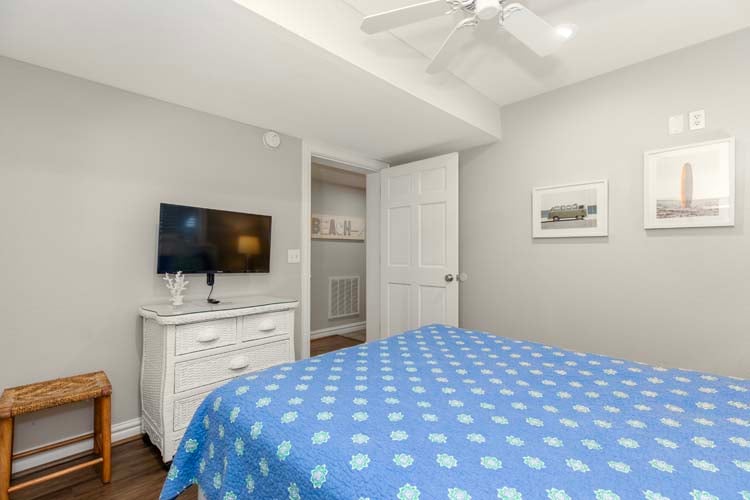 Ground Floor Queen Bedroom