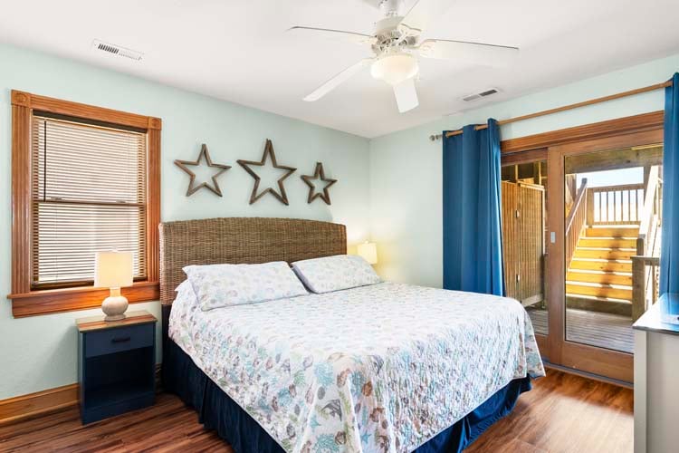 Ground Floor King with Shared Bath