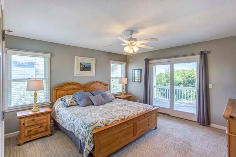 1st Floor King with Private Bath