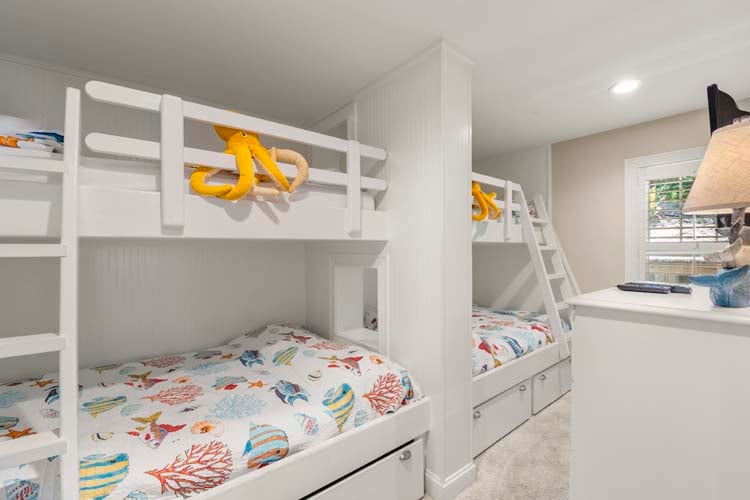 Ground Floor Pyramid Bunks with Private Bath