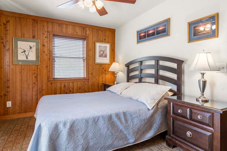 1st Floor Queen with Private Bath