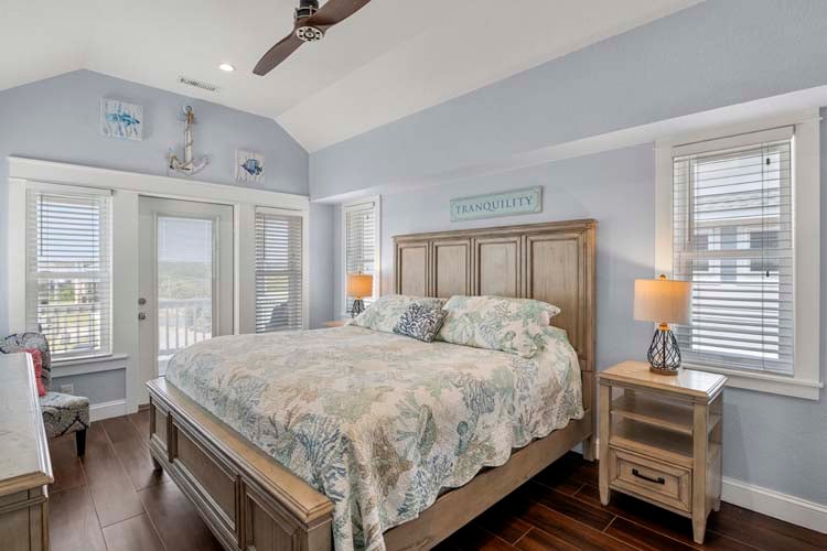 2nd Floor King with Private Bath (1)