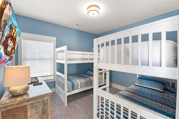 1st Floor Twin Bunks with Private Bath