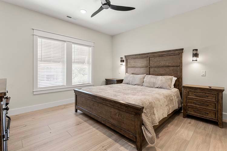 1st Floor King with Private Bath (8)