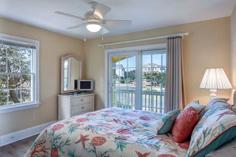 1st Floor Double with Shared Bath