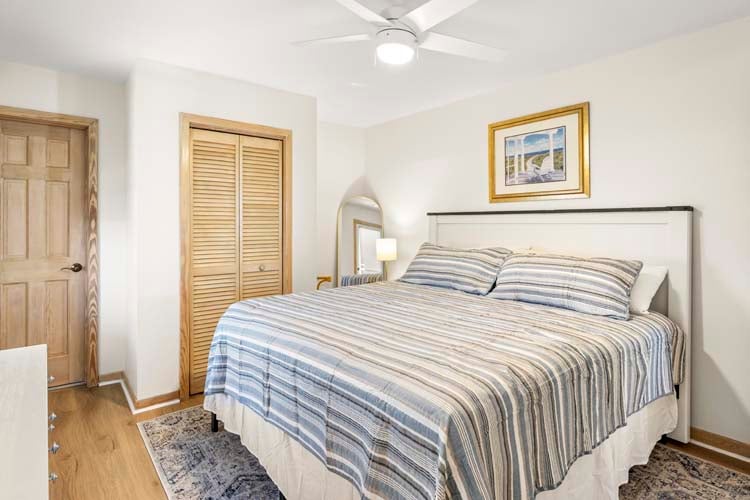 1st Floor King with Private Bath