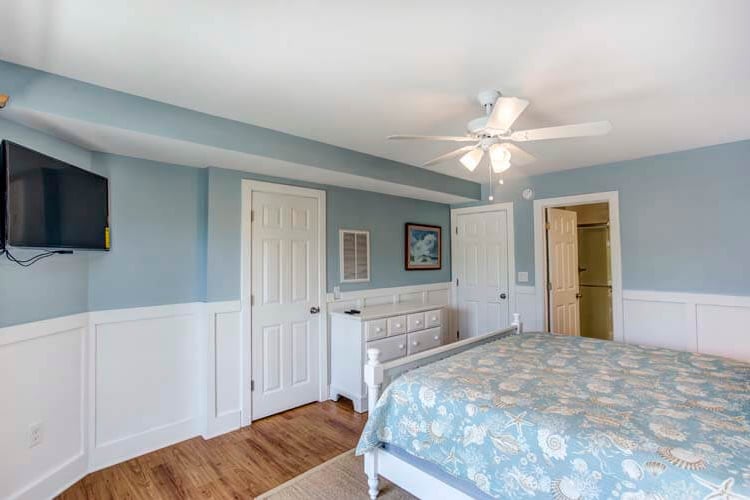 Ground Floor King with Private Bath