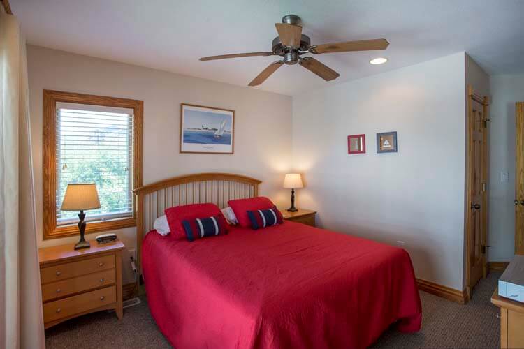 1st Floor Queen with Private Bath