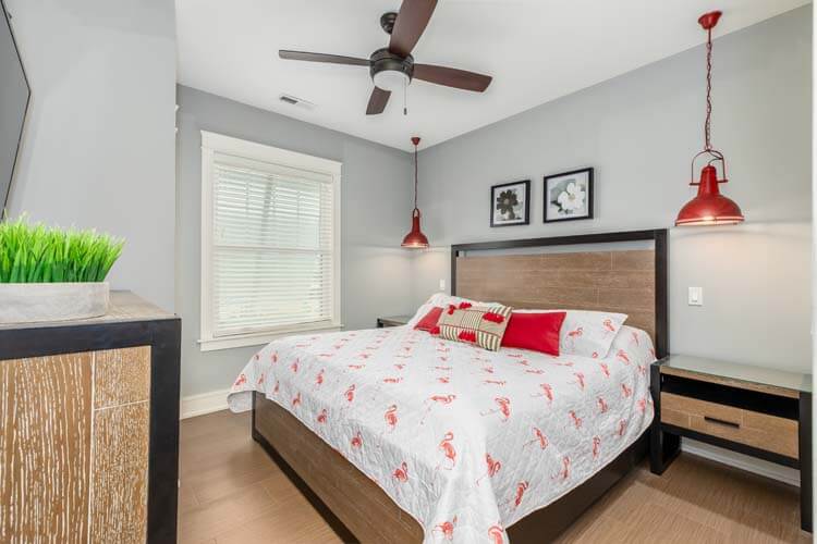 1st Floor King with Private Bath