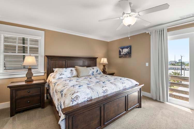2nd Floor King with Private Bath